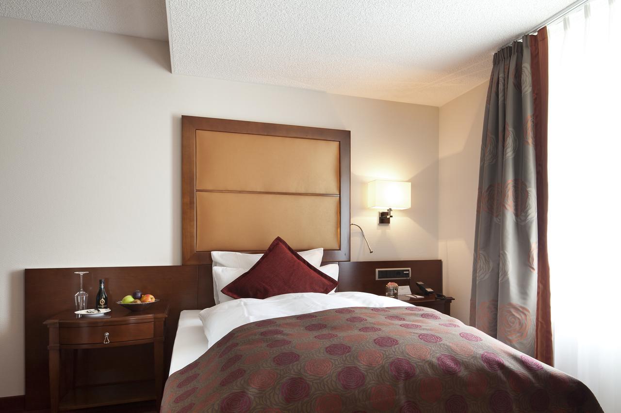 Zu Den Drei Linden Hotel Wermelskirchen Szoba fotó